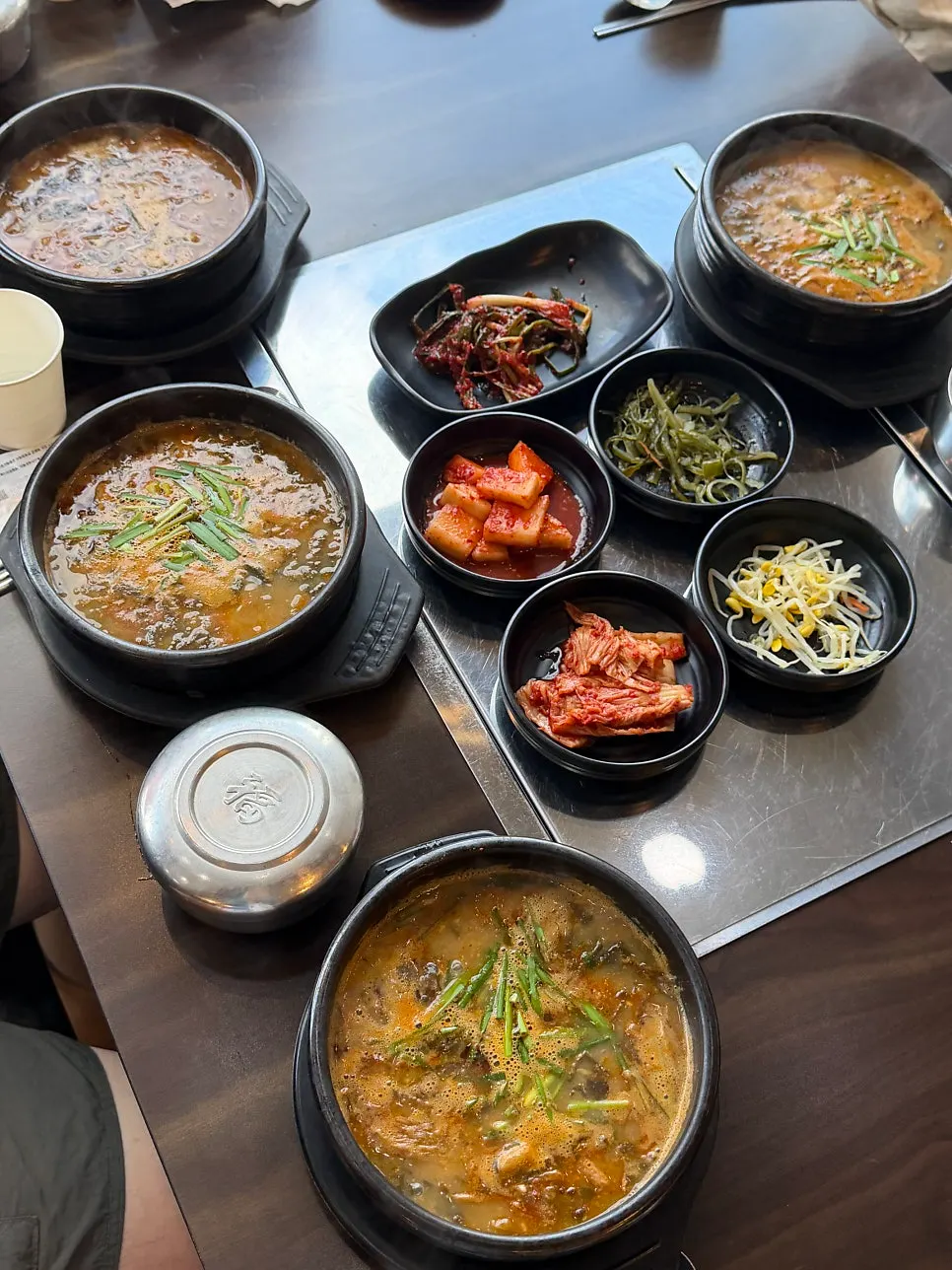 ₩9,900 eel soup table setting at Yuil Jangeo