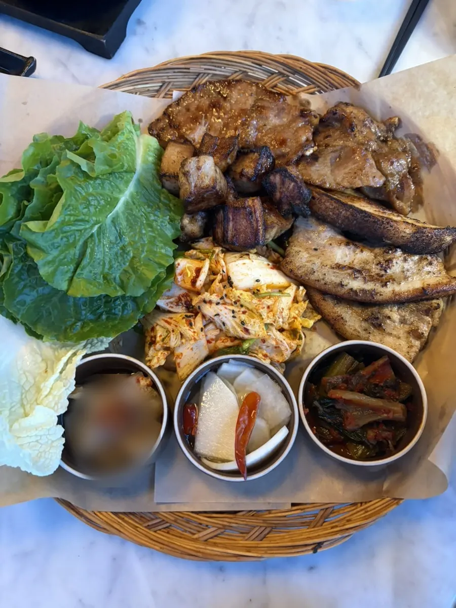 Table setting after ordering the Imo Bapsang set