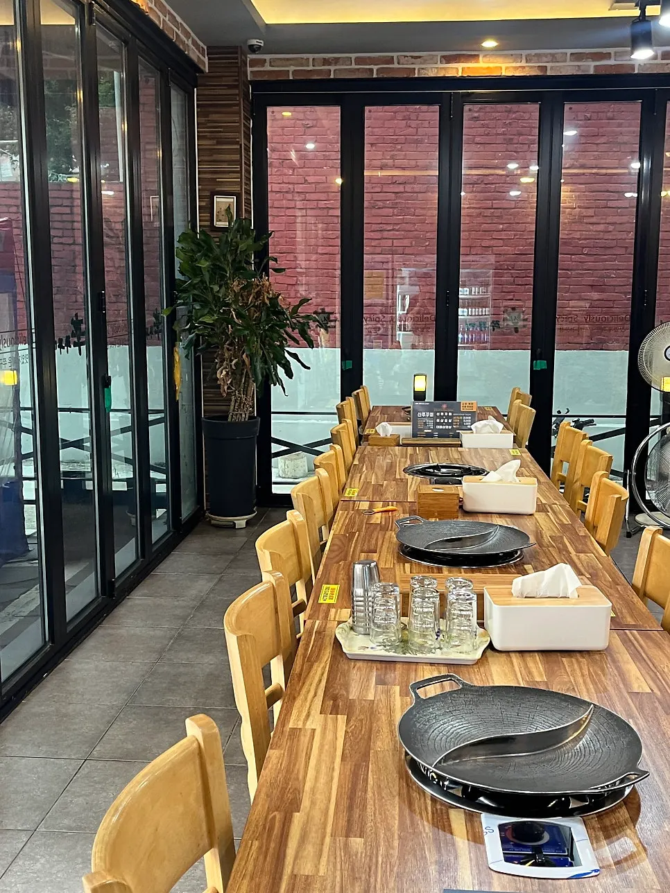 Wide table seating for group dinners