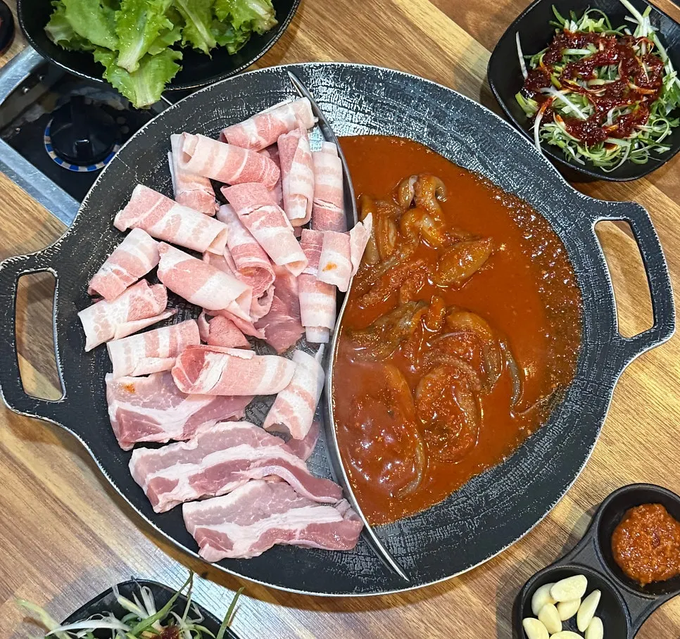 신쭈꾸미 두암점 상차림 전경