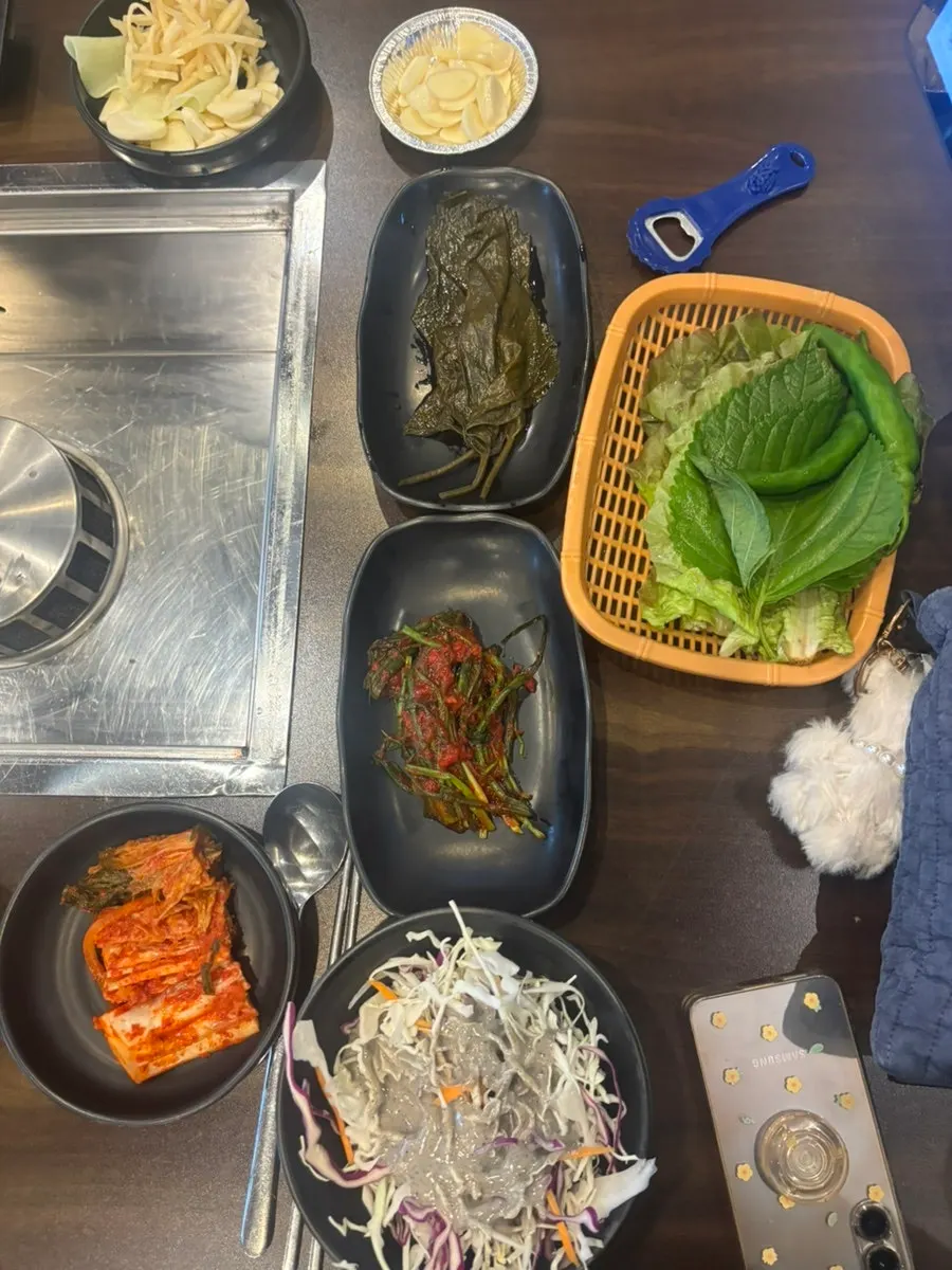 Eel table-setting information