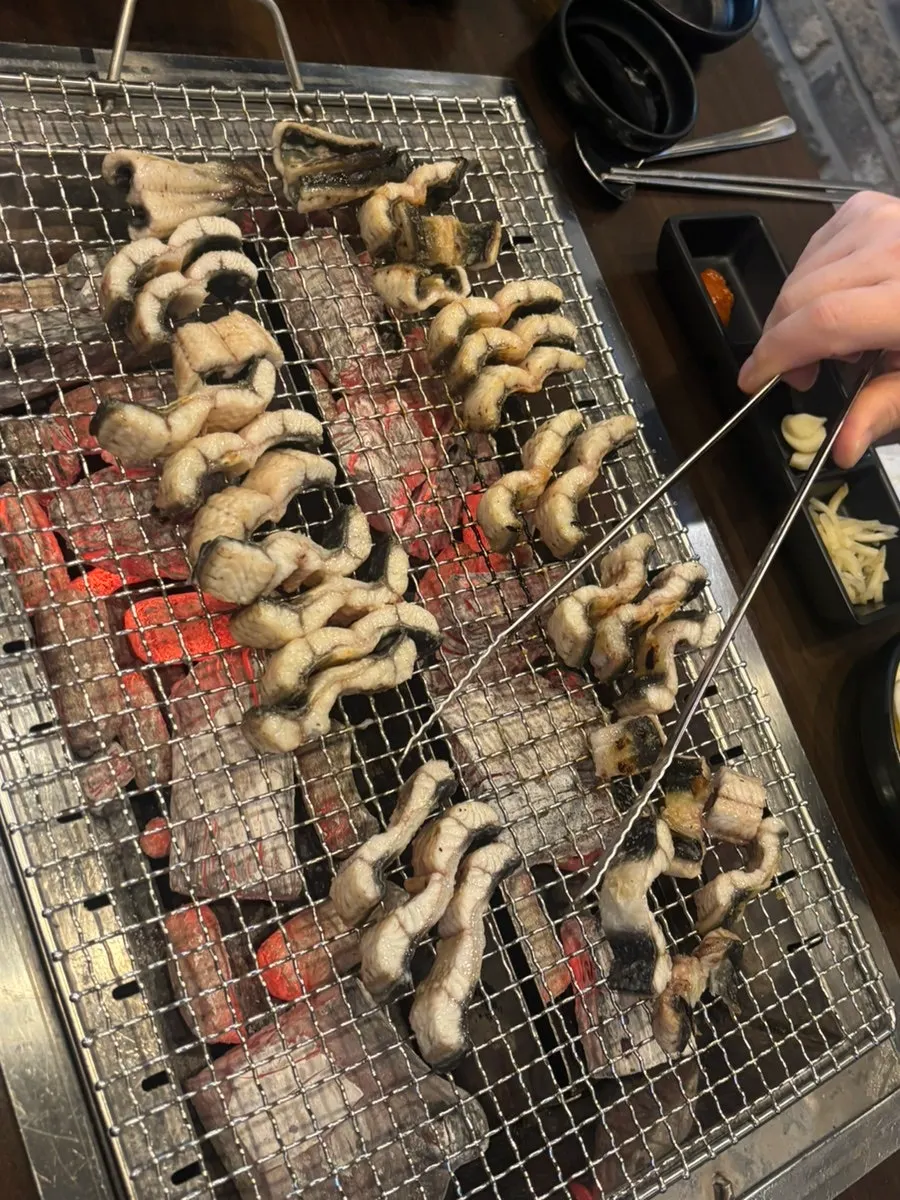 A tender eel meal