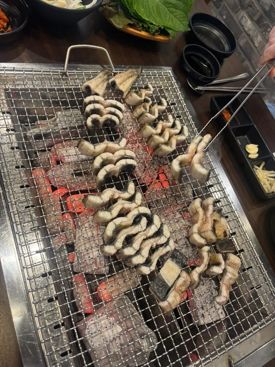 Eel with vegetables and ssammu
