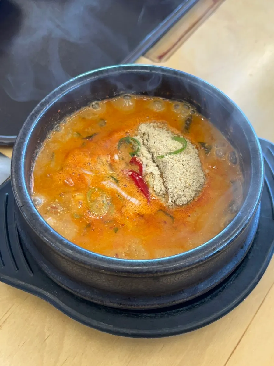 불향을 낸 숯불 장어구이