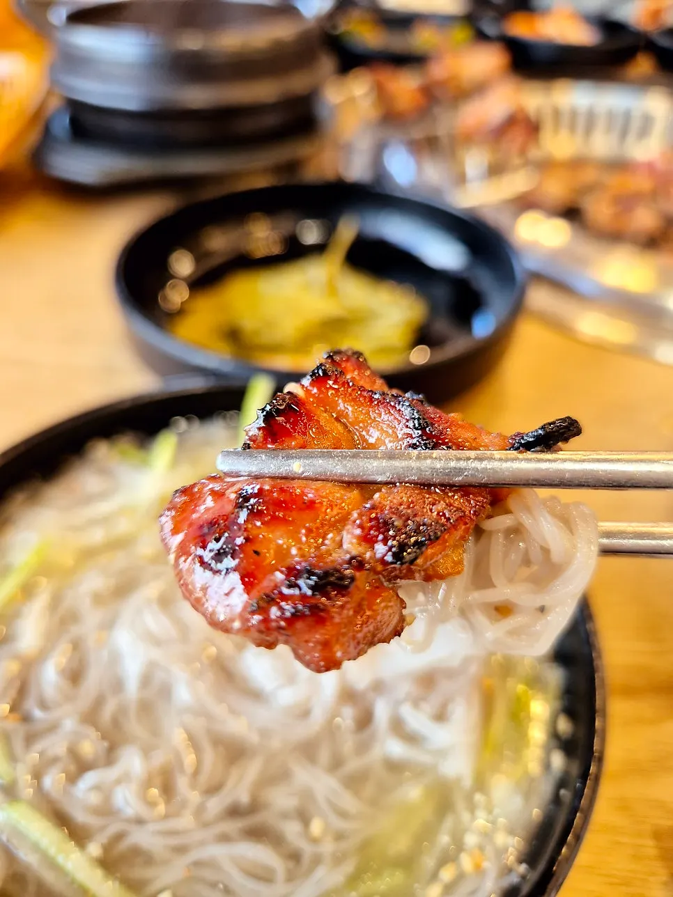 Lunch-special notice for before 3 PM on weekdays