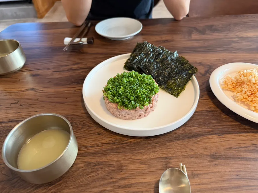Gangdoenjang beef tartare with scallions and gim