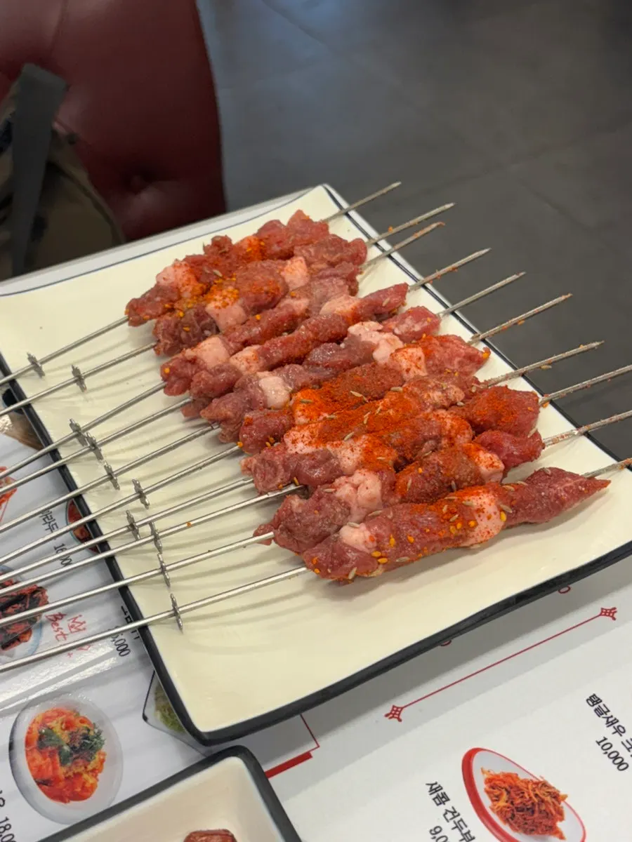 주문한 요리가 차려진 테이블