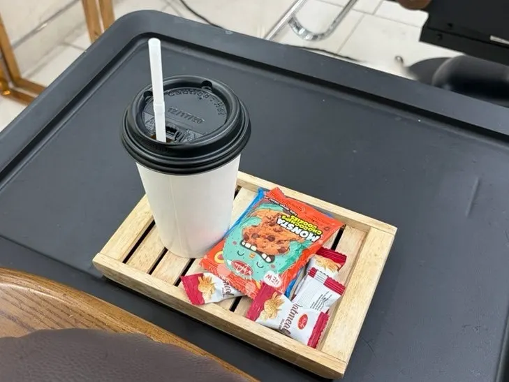 시술 중 제공된 음료와 쿠키