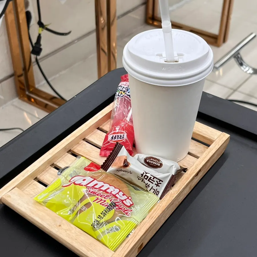 안내받아 앉은 시술 의자 자리
