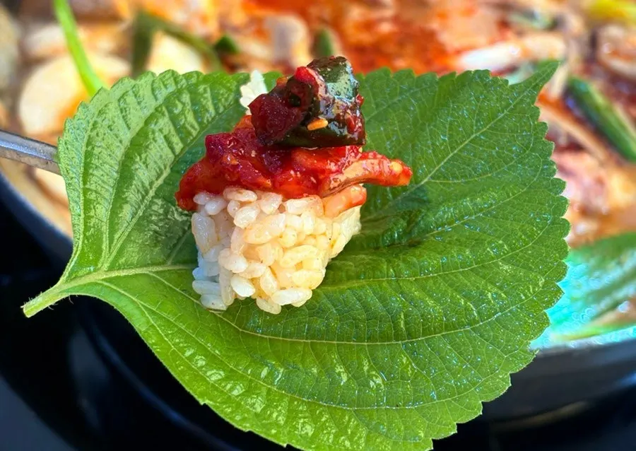 두거리우신탕 기본 밑반찬 상차림