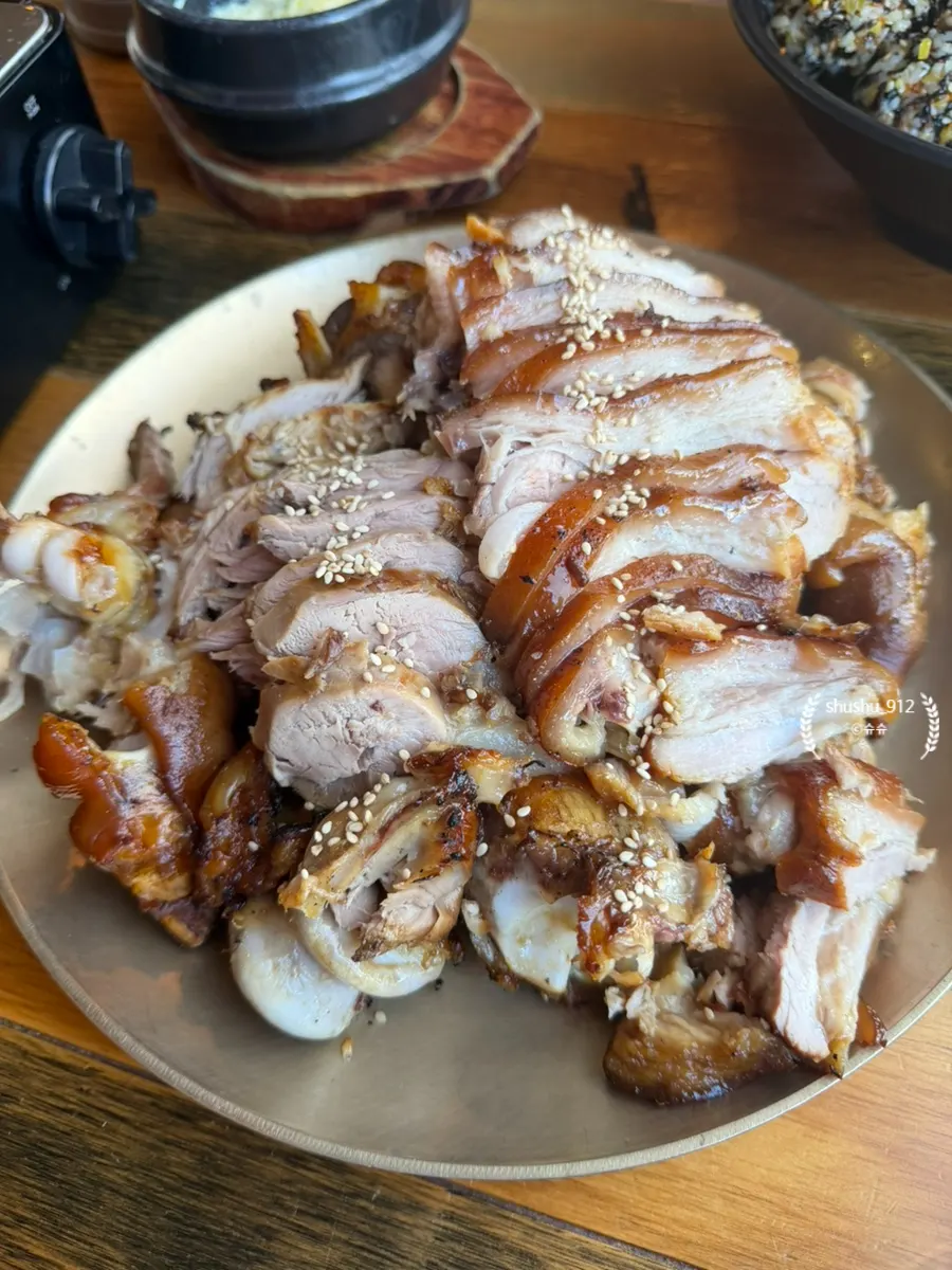 Medium charcoal-grilled jokbal