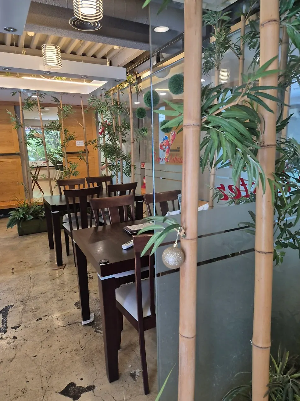 深山龙虾私密包间内部