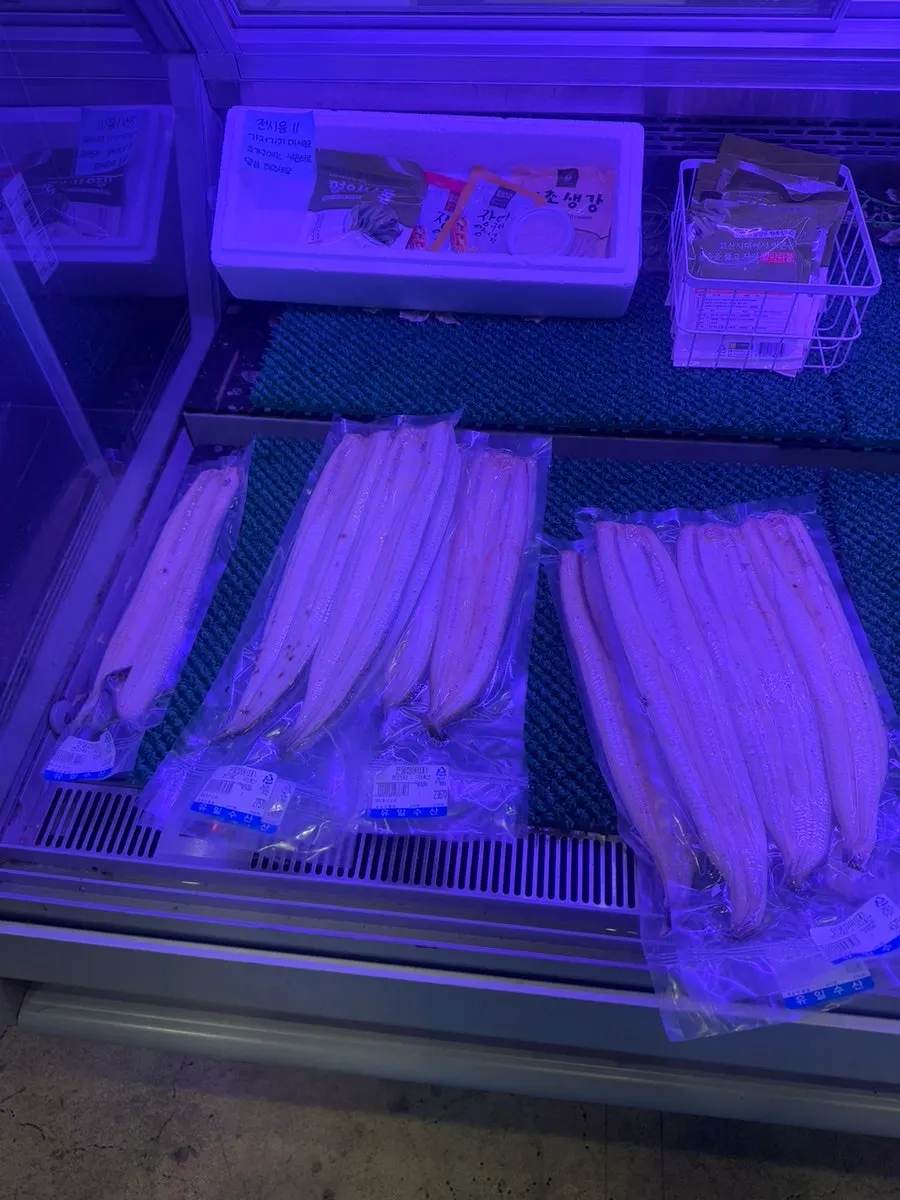 Takeout display case at Yuil Jangeo