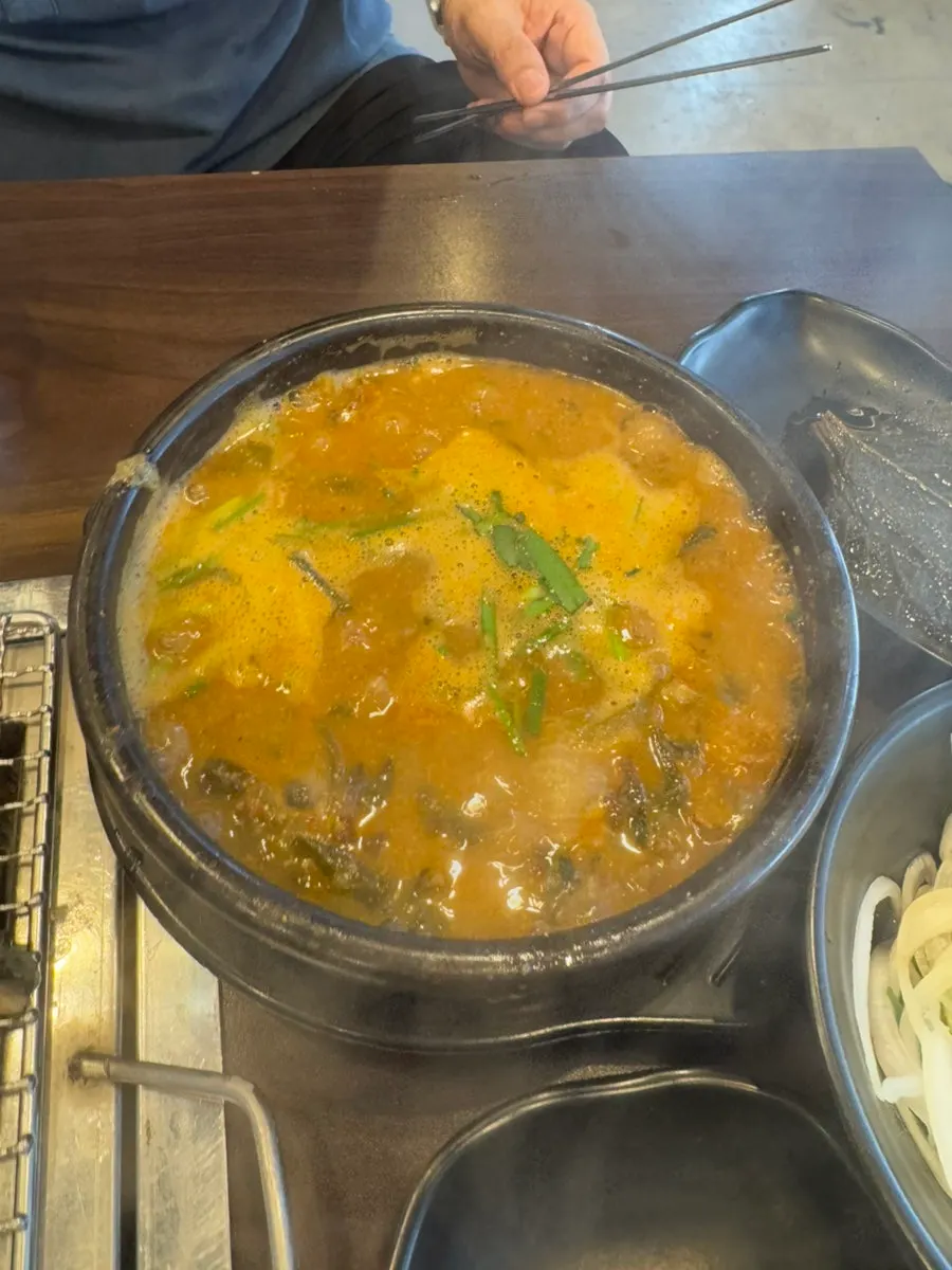 A large bowl of Yuil Jangeo's eel soup
