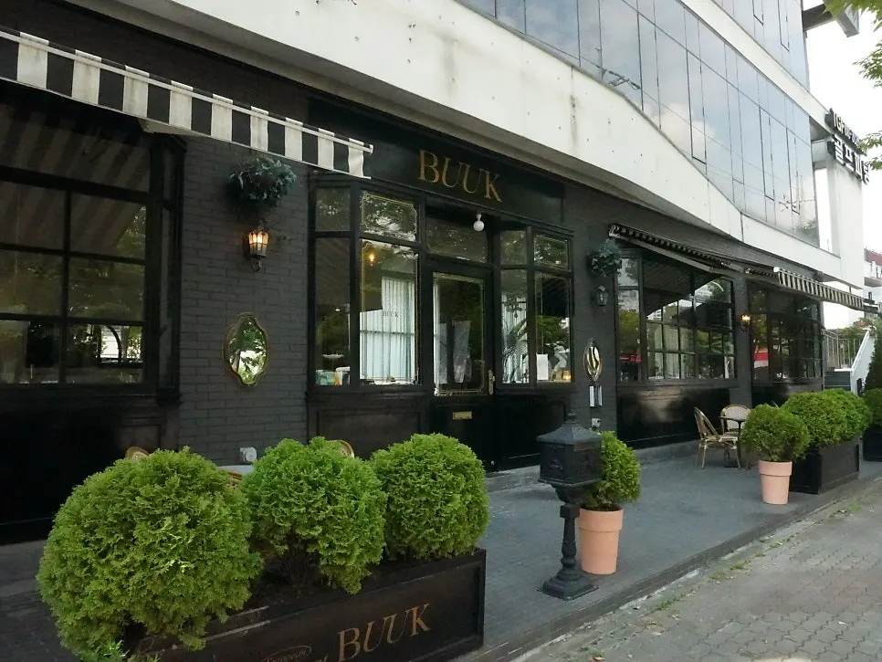 Building exterior atmosphere at Bueokgan Sangmu Branch