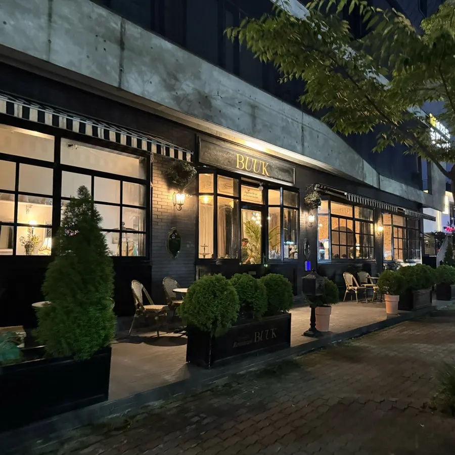 Bueokgan Sangmu Branch exterior and outdoor terrace
