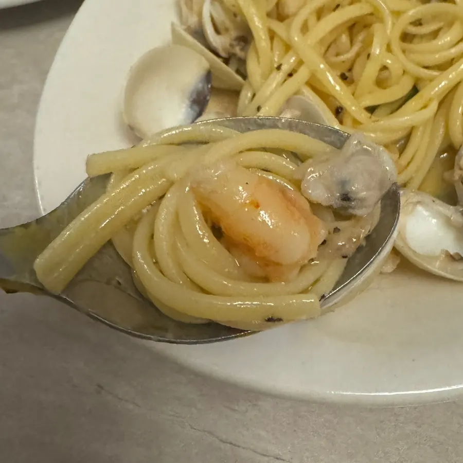 Vongole pasta piled with clams