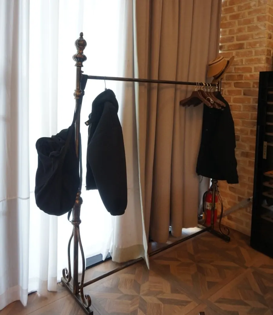 Vintage interior at Bueokgan Sangmu Branch