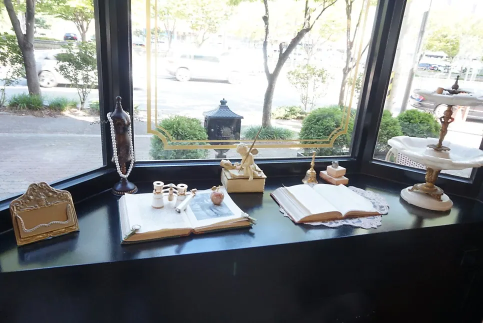 Date-friendly space at Bueokgan Sangmu Branch