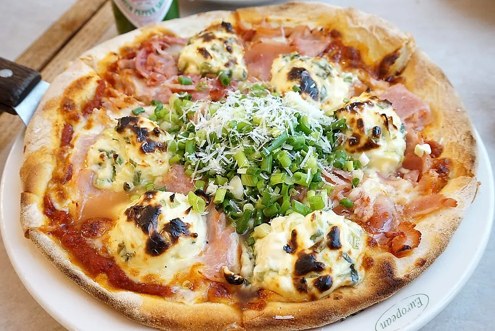 Vintage hotel-like pizza brunch at Bueokgan in Sangmu, Gwangju