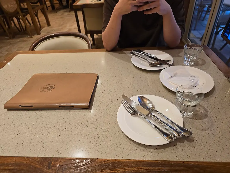 The classic atmosphere inside Camel Orzo