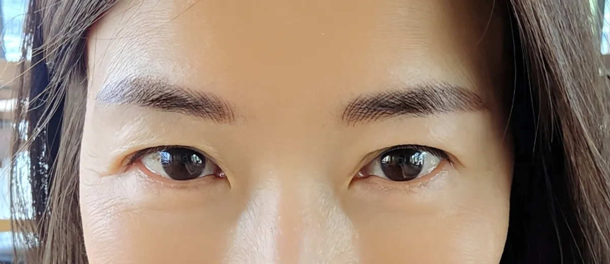 Natural-looking eyebrows right after the procedure