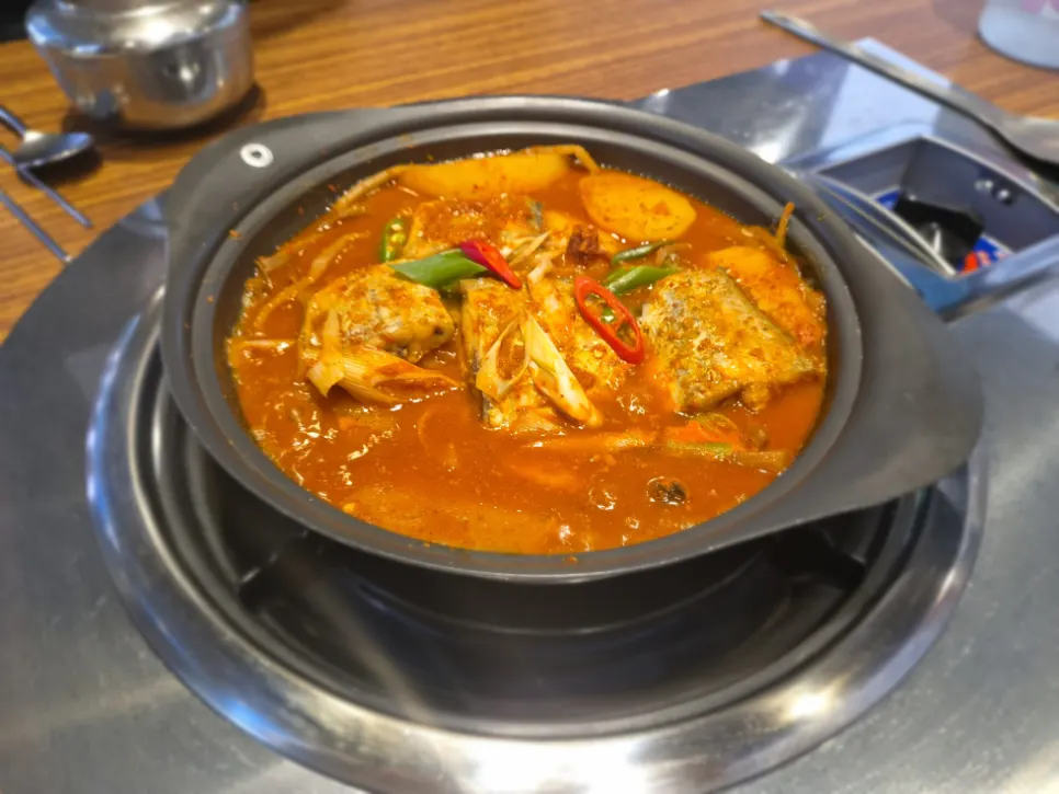Braised hairtail with thick cuts of fish