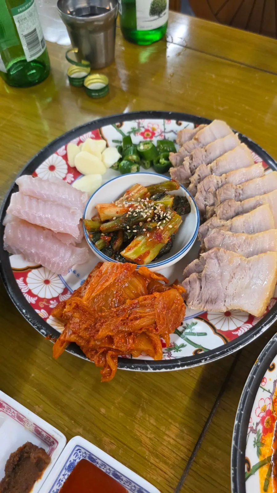 Set spread with seasoned braised butterfish