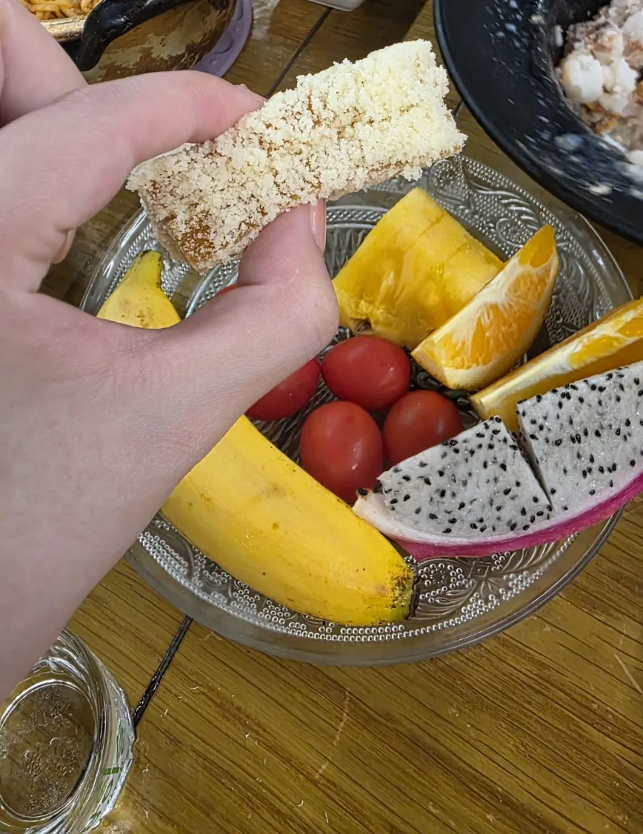 Fruit dessert and Chang-eok Tteok pumpkin injeolmi