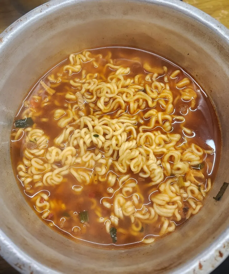 Bowl of hangover-cure ramyeon served at the end
