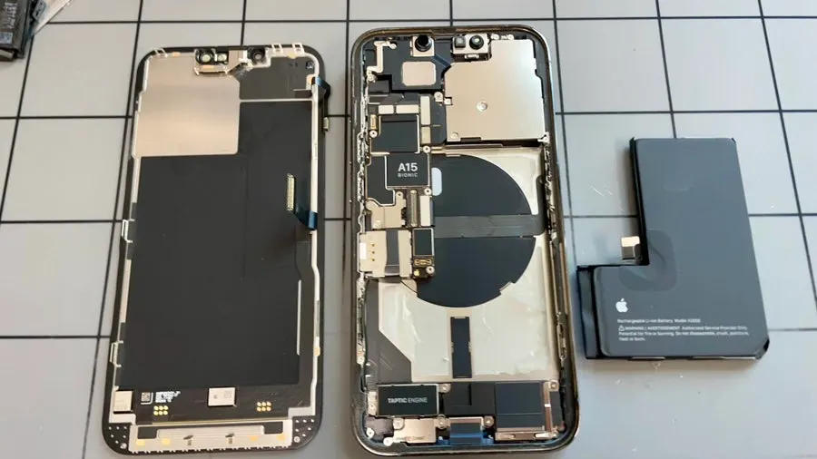 Checking the phone's condition before repair