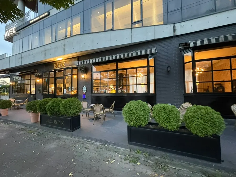 European-style exterior of the Bueokgan Sangmu Branch building