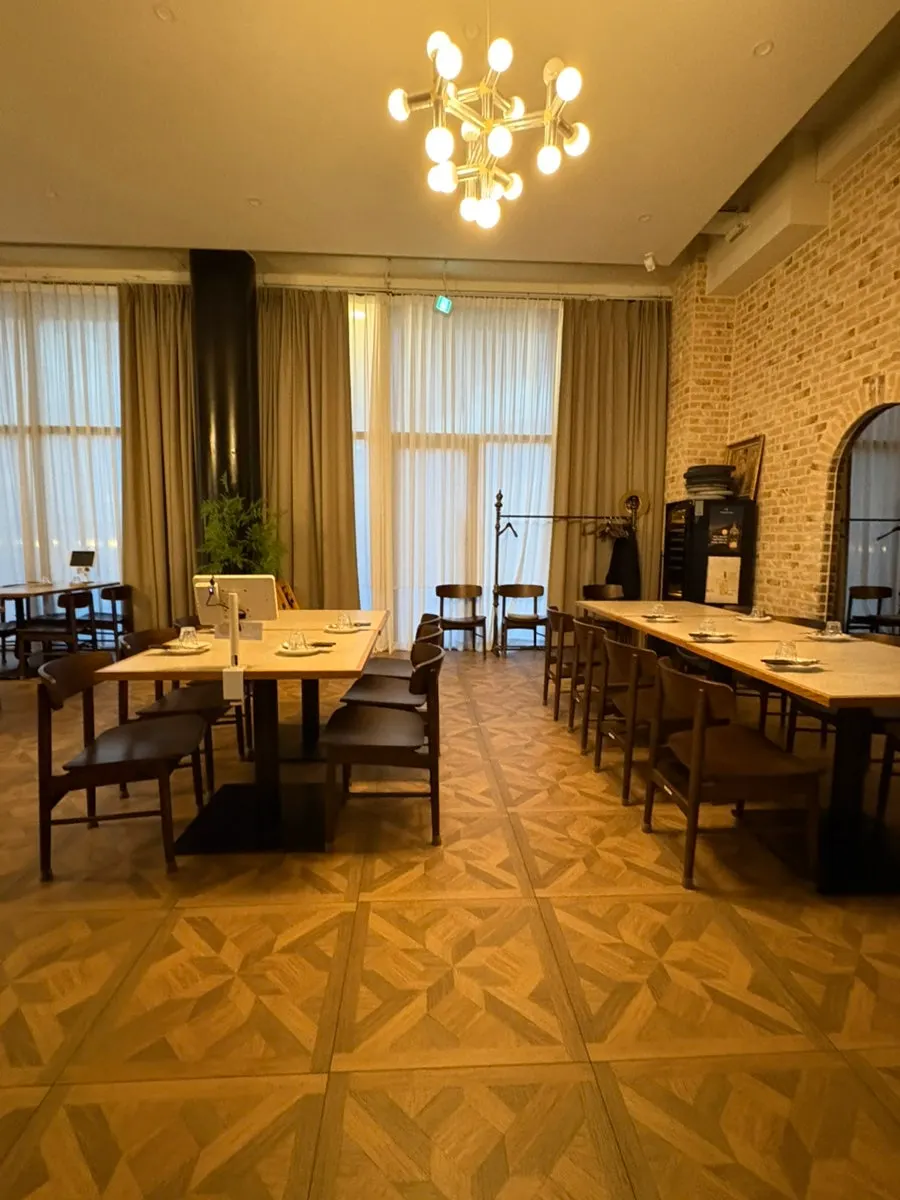 Clean, tidy interior of Bueokgan Sangmu Branch's dining hall