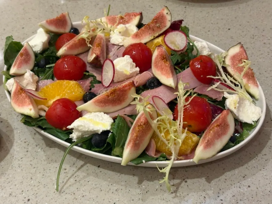 Fig ricotta salad