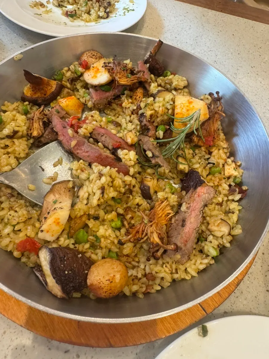 Paella with grilled mushrooms