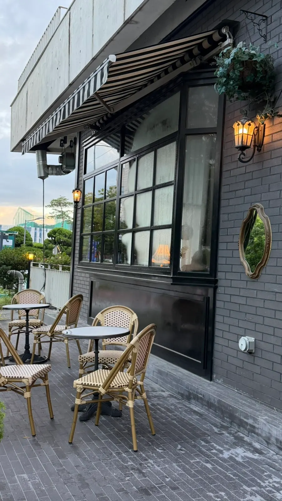 Exterior of Bueokgan Sangmu Branch in the evening