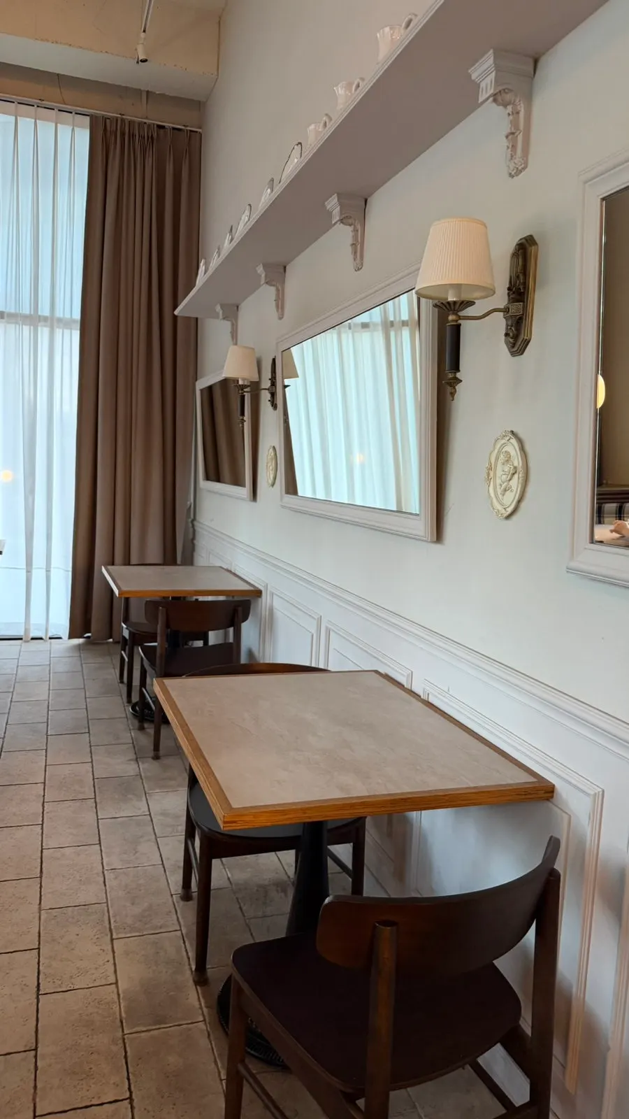 Terrace area at Bueokgan Sangmu Branch