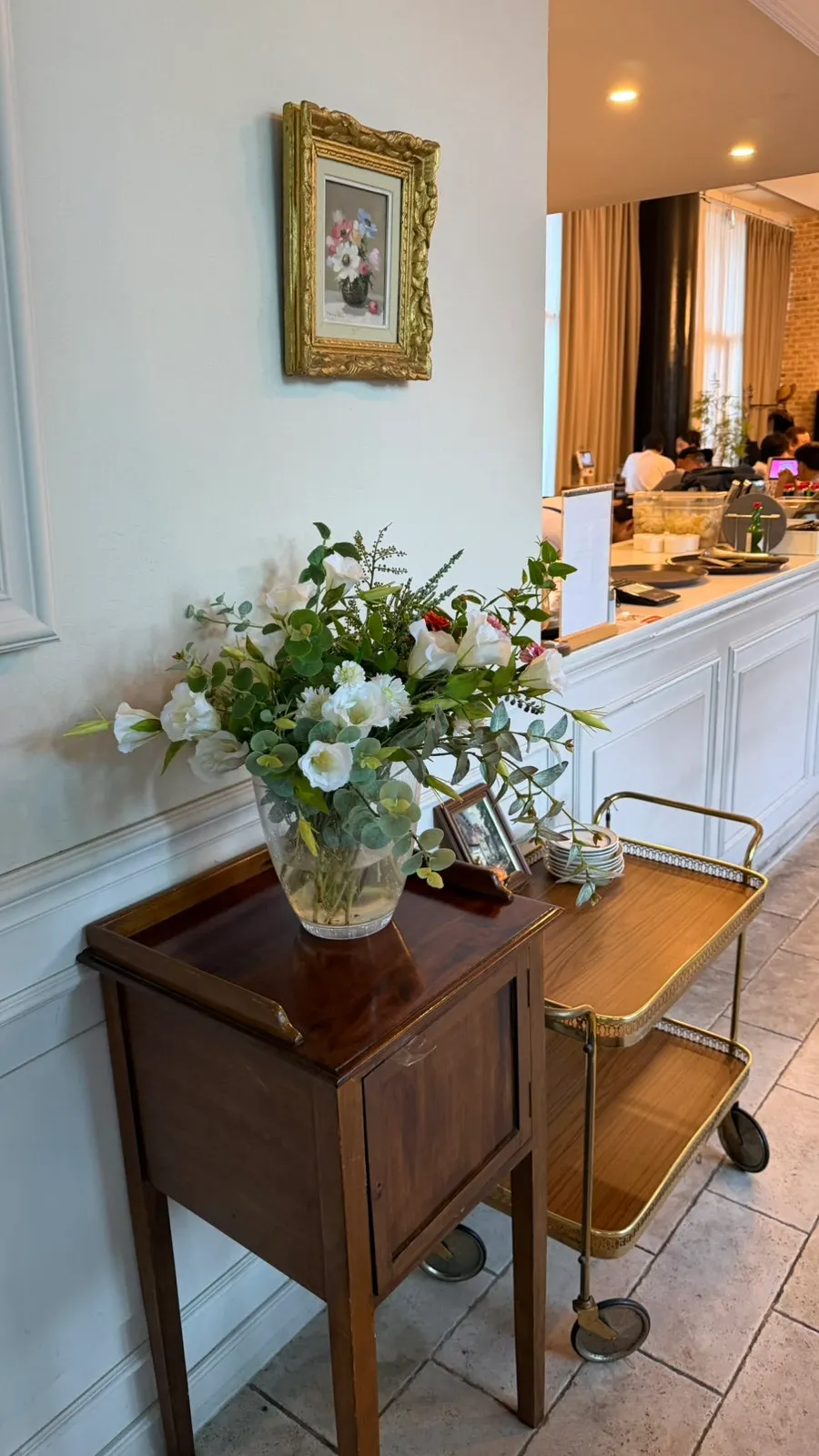 Date-night seating at Bueokgan Sangmu Branch