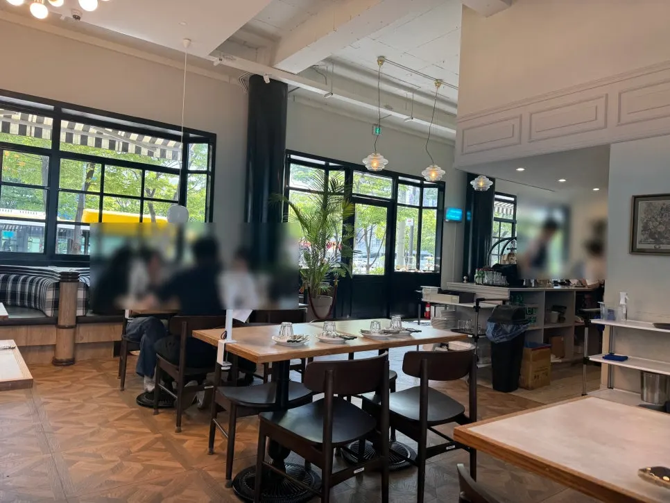 View near the entrance of Bueokgan Sangmu Branch