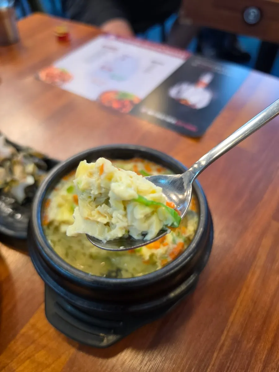 매운 찜과 곁들인 뜨끈한 계란찜
