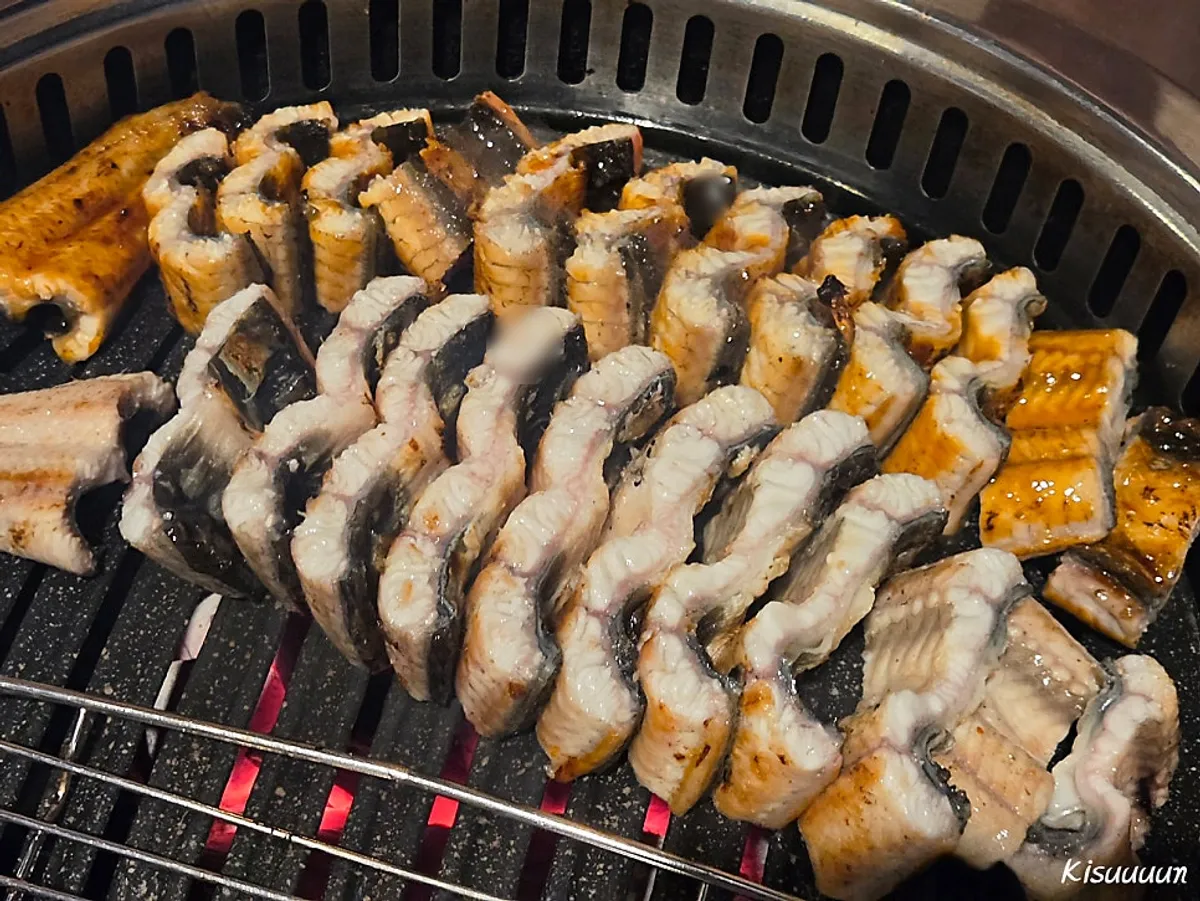 초벌된 민물장어 통마리