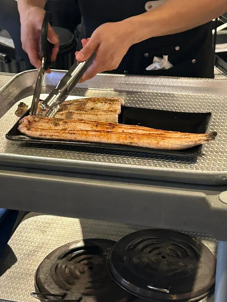 초벌되어 나온 장어 소금구이 3인분