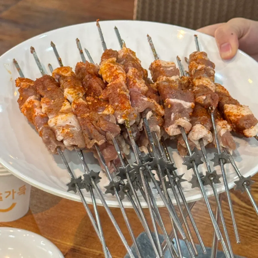장백산양꼬치 송정본점 내부 좌석