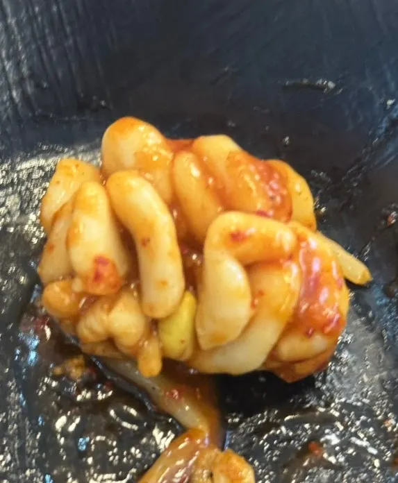 해물찜 양념과 해산물 클로즈업