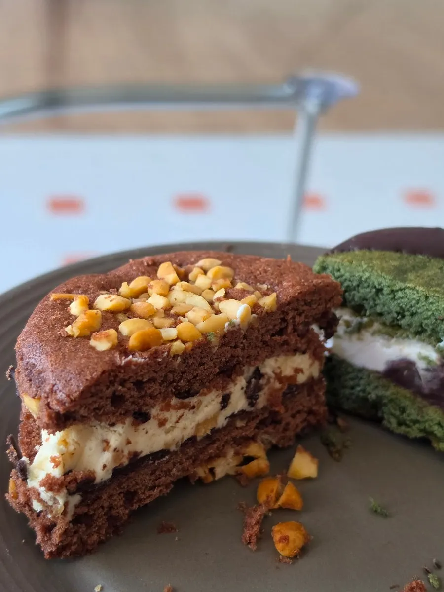 Jeju Udo peanut choco pie topped with crushed peanut bits
