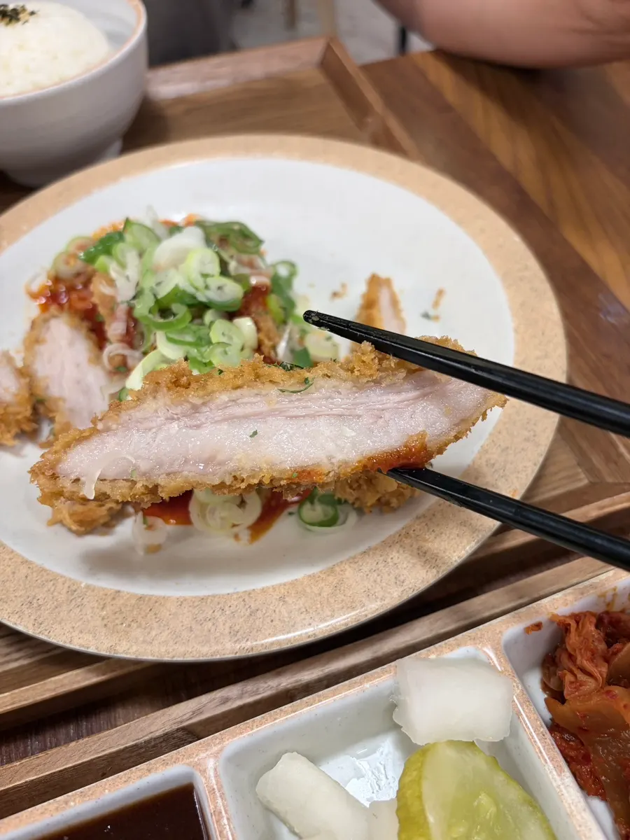 파를 올린 항정카츠 정식