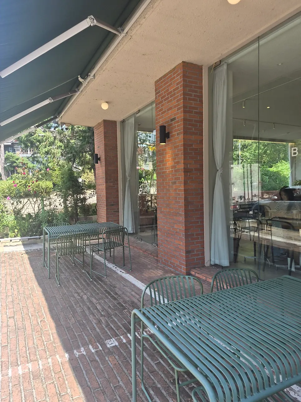 Exterior of Bueokgan Suwan Branch