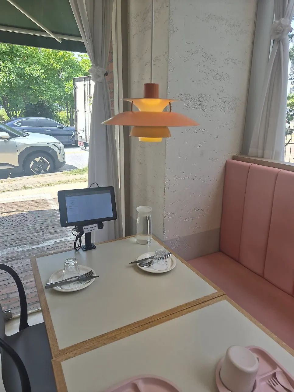 Table seating at Bueokgan Suwan Branch