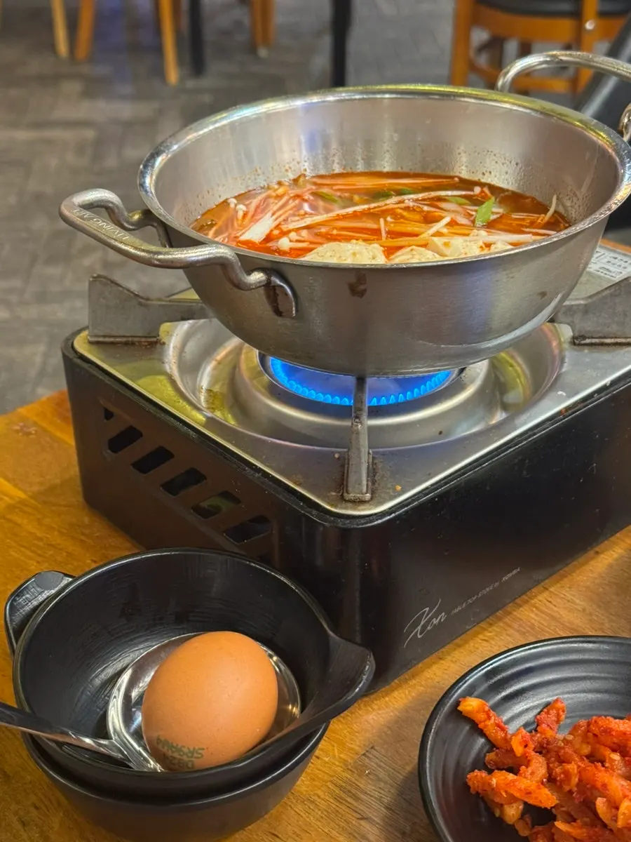 Sundubu-jjigae incluido como acompañamiento