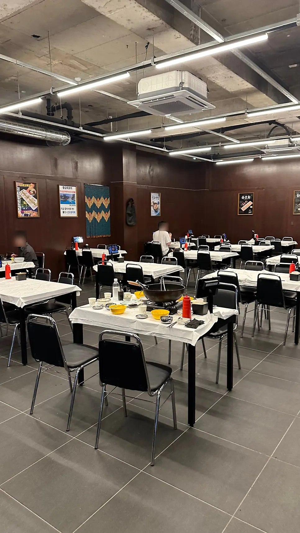 Interior atmosphere at Hwanggeum Hoe Pocha Gwangju Wolsan Branch